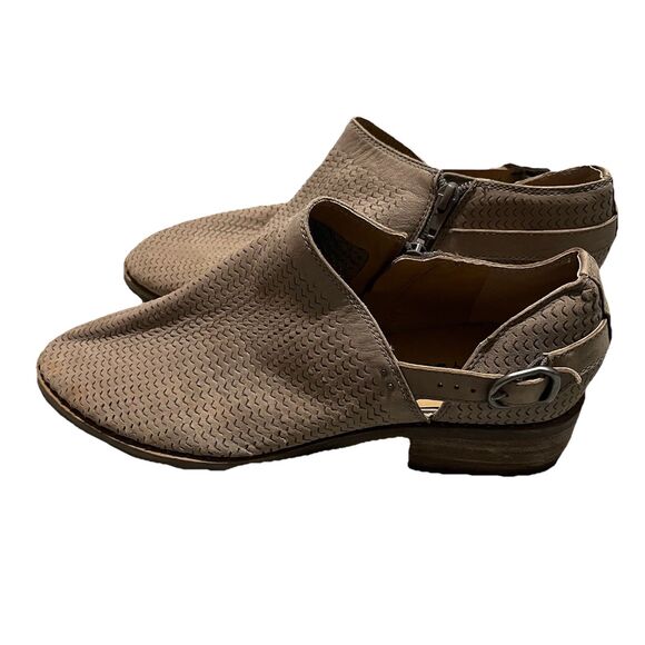 Lucky Brand Travertine Nabucco Side Zip Shoes Laser Cut Tan Taupe Womens 9.5M - Picture 1 of 10